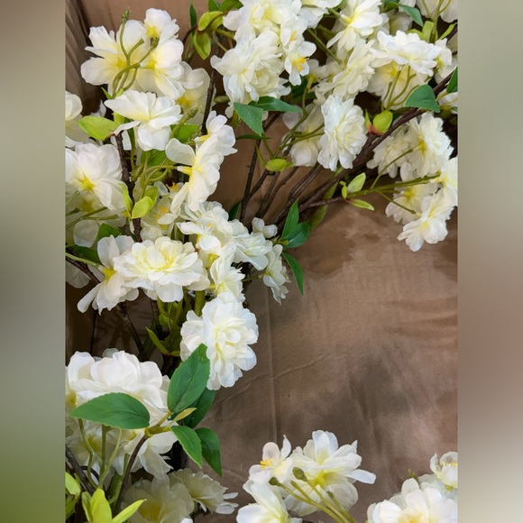 Cherry Blossom Wreath 30” White New - Picture 6 of 8